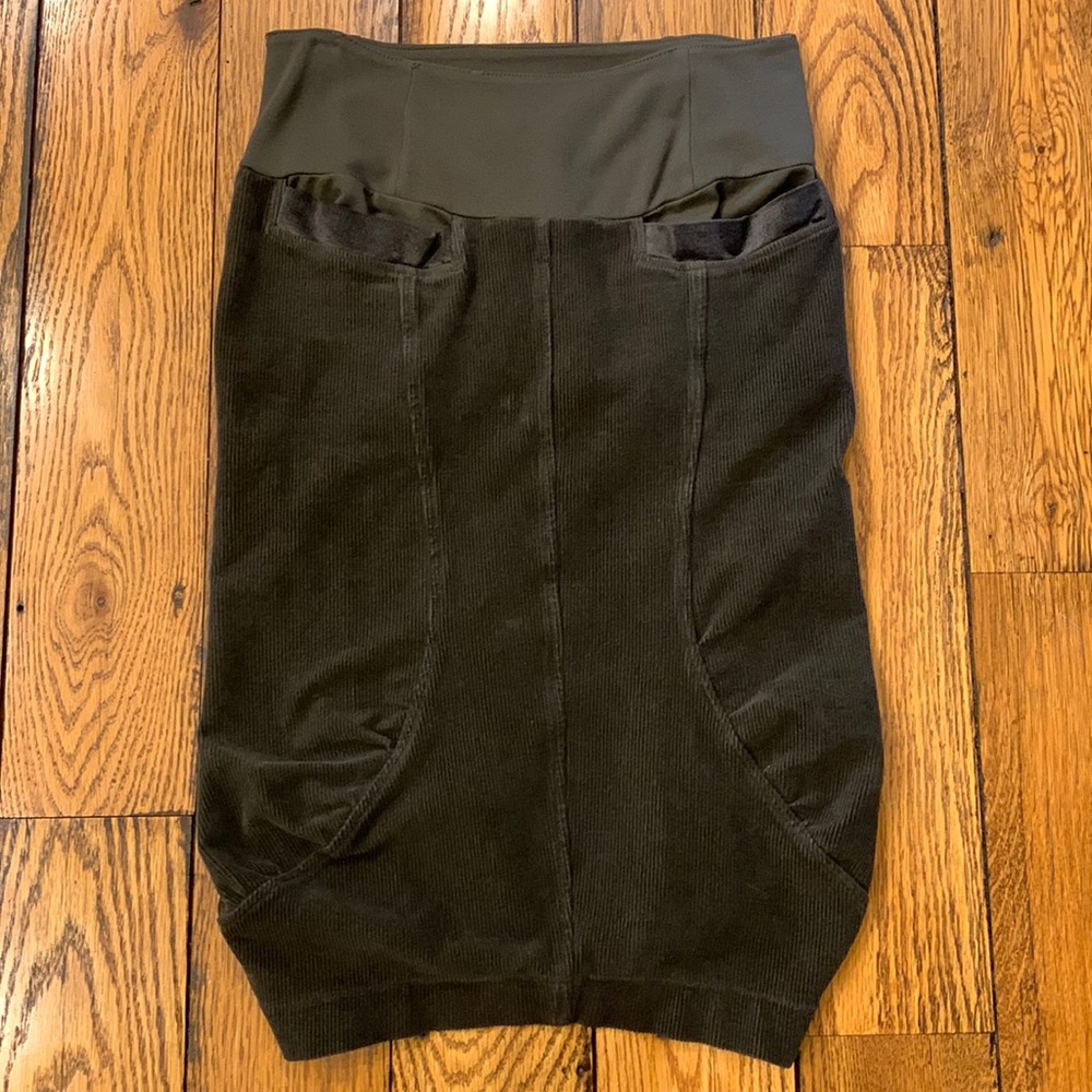 TRANSIT PAR-SUCH TR-900 BROWN CORDUROY SKIRT WITH ELASTIC WAISTBAND & DETAILING